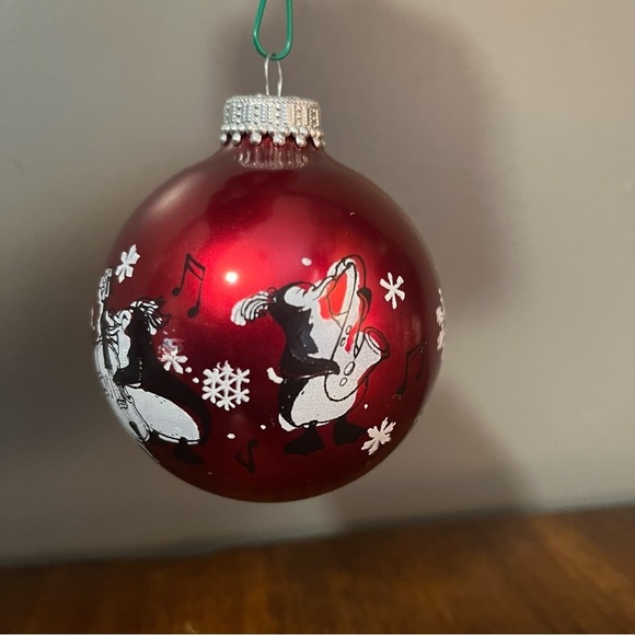 4 Vintage red Glass Christmas Ornament
Balls with Penguins playing instruments - Picture 2 of 8